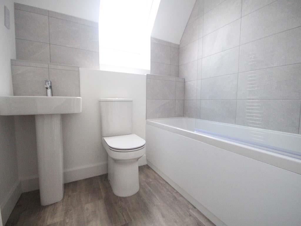 2 bedroom apartment To Let in Barnoldswick - IMG_7230.jpg